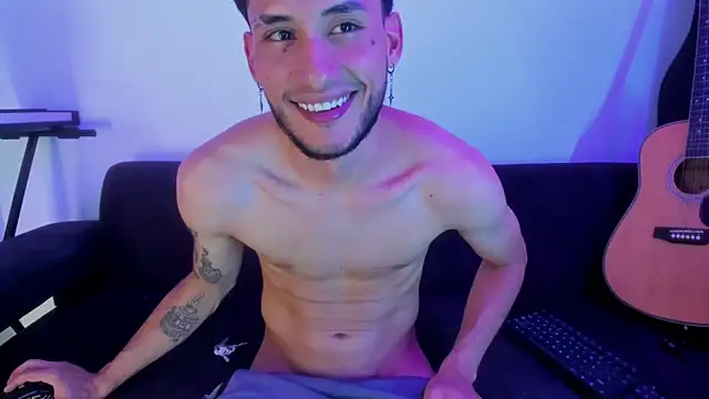 Snapshot of Henrikk_senn chatting on December 1, 2025, 8:21 pm Henrikk senn online show from December 1, 2025, 8:21 pm