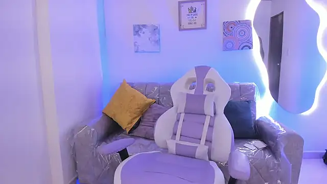 Charlotte cowell sub1  online show from September 25, 2025, 2:12 pm