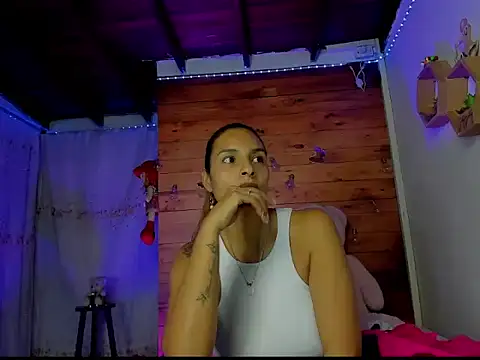 Snapshot of mykaelahoney chatting on January 15, 2026, 1:53 am mykaelahoney online show from January 15, 2026, 1:53 am