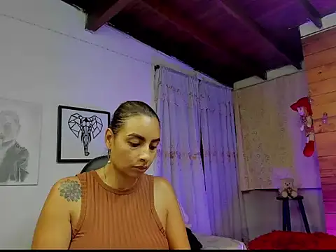 Snapshot of mykaelahoney chatting on January 7, 2026, 5:56 am mykaelahoney online show from January 7, 2026, 5:56 am