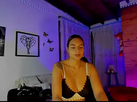 Snapshot of mykaelahoney chatting on February 11, 2026, 3:28 am mykaelahoney online show from February 11, 2026, 3:28 am