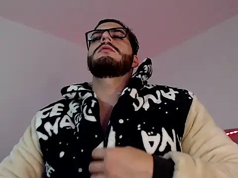 thomas gun online show from November 7, 2025, 1:43 am