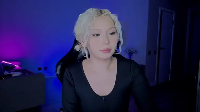 Snapshot of RileyMee chatting on December 3, 2025, 3:18 am RileyMee online show from December 3, 2025, 3:18 am