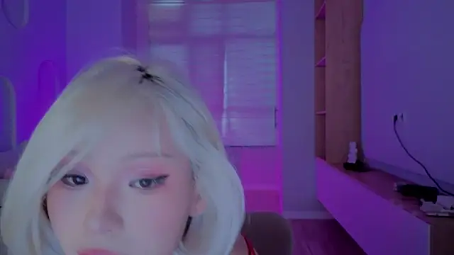 Snapshot of RileyMee chatting on September 24, 2025, 12:22 pm RileyMee online show from September 24, 2025, 12:22 pm