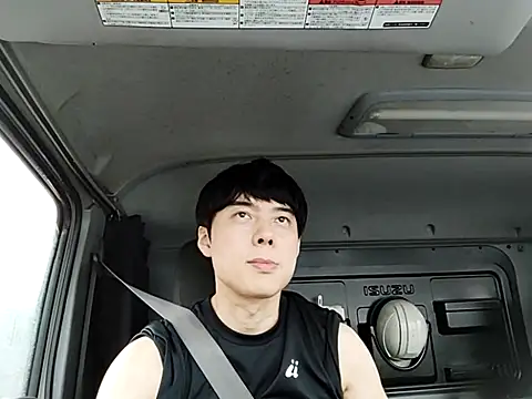 whitebriefboy online show from June 1, 2026, 10:09 pm