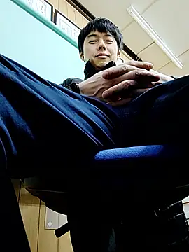 whitebriefboy online show from December 18, 2025, 11:58 am