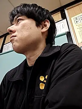 whitebriefboy online show from April 16, 2026, 4:52 pm