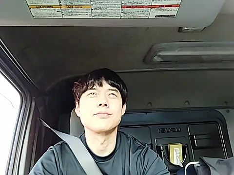 whitebriefboy online show from May 31, 2026, 9:59 pm
