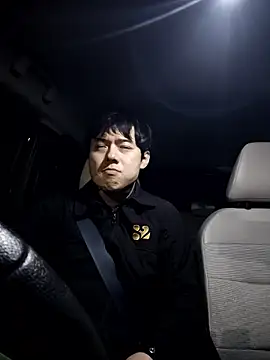 whitebriefboy online show from March 22, 2026, 7:37 pm