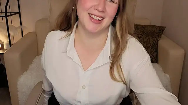 Snapshot of Helens_love chatting on November 8, 2025, 2:15 am Helens love online show from November 8, 2025, 2:15 am