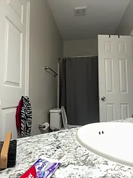 Snapshot of SexyHoneyRedd chatting on February 20, 2025, 12:15 pm SexyHoneyRedd online show from February 20, 2025, 12:15 pm