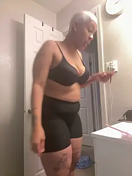 Snapshot of SexyHoneyRedd chatting on July 26, 2026, 6:15 pm SexyHoneyRedd online show from July 26, 2026, 6:15 pm
