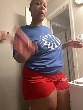 Snapshot of SexyHoneyRedd chatting on July 2, 2026, 8:53 am SexyHoneyRedd online show from July 2, 2026, 8:53 am