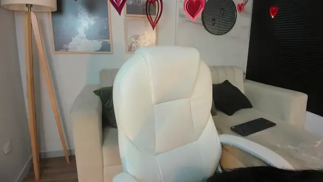 Janne lee online show from February 8, 2025, 10:07 am