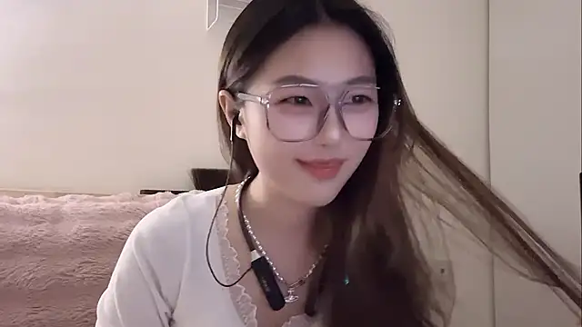 Sweet-Angel999 online show from February 17, 2026, 5:10 pm