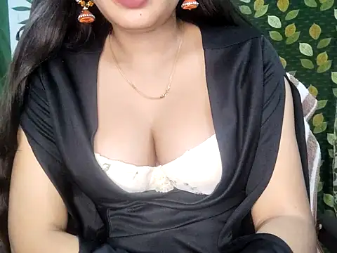 Snapshot of Aarvi_Arora chatting on October 3, 2025, 10:06 am Aarvi Arora online show from October 3, 2025, 10:06 am