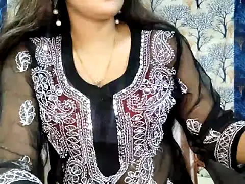 Snapshot of Aarvi_Arora chatting on November 27, 2025, 10:37 am Aarvi Arora online show from November 27, 2025, 10:37 am