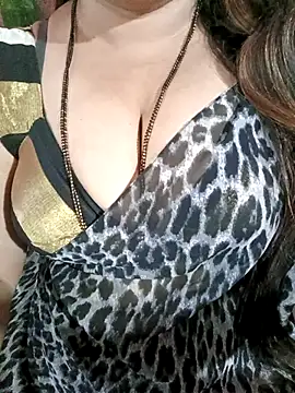 Snapshot of Beautyy38 chatting on February 19, 2026, 3:14 am Beautyy38 online show from February 19, 2026, 3:14 am