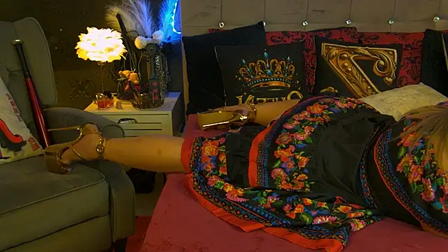 Snapshot of ZoeMesmerize chatting on June 25, 2026, 4:10 am ZoeMesmerize online show from June 25, 2026, 4:10 am