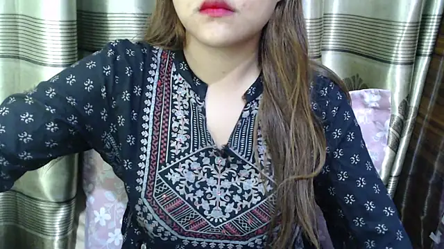 Snapshot of queen_angelina chatting on February 24, 2026, 12:55 am queen angelina online show from February 24, 2026, 12:55 am