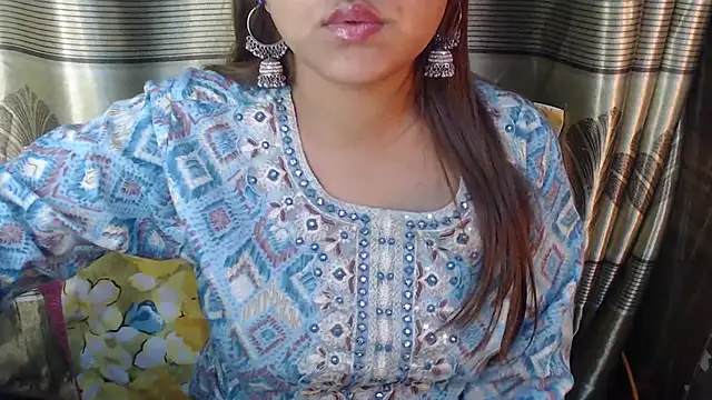 Snapshot of queen_angelina chatting on January 15, 2026, 6:11 pm queen angelina online show from January 15, 2026, 6:11 pm