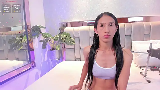 Snapshot of RoseTaylor__ chatting on November 16, 2025, 5:01 am RoseTaylor online show from November 16, 2025, 5:01 am