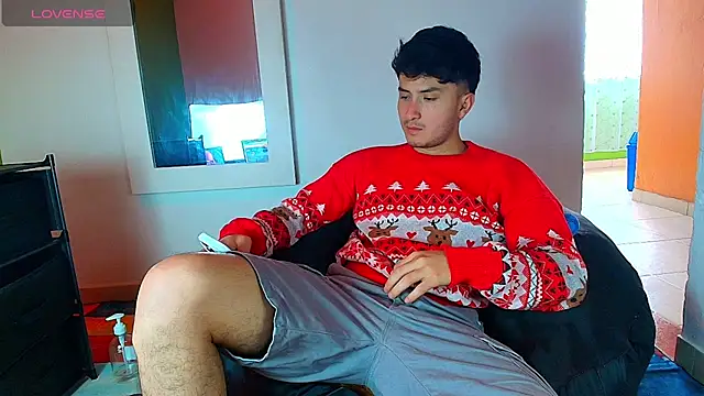 santyago taylor online show from December 4, 2025, 6:29 pm