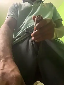 Snapshot of pussylover143x chatting on November 27, 2025, 4:29 pm pussylover143x online show from November 27, 2025, 4:29 pm