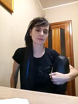 Francenia lolis online show from November 28, 2025, 7:25 pm