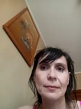 Francenia lolis online show from May 8, 2026, 9:24 am