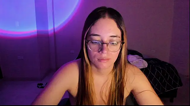 Snapshot of atenas_05_ chatting on September 28, 2025, 9:27 am atenas 05 online show from September 28, 2025, 9:27 am