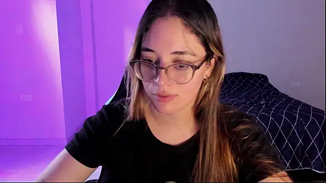 Snapshot of atenas_05_ chatting on November 16, 2025, 10:02 pm atenas 05 online show from November 16, 2025, 10:02 pm