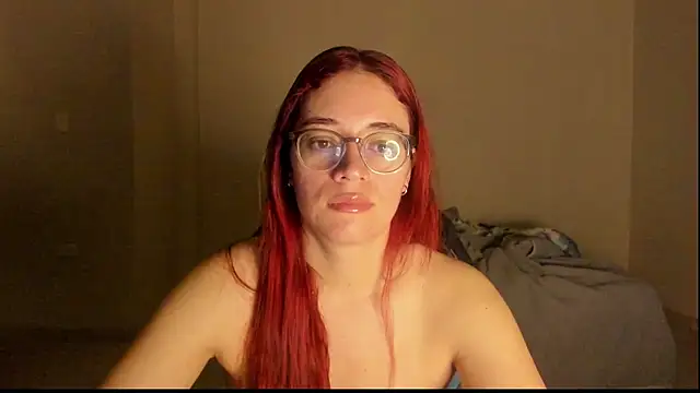 Snapshot of atenas_05_ chatting on December 15, 2025, 9:37 am atenas 05 online show from December 15, 2025, 9:37 am