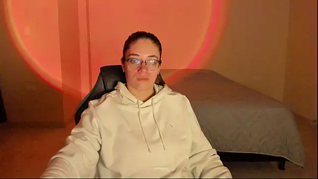 Snapshot of atenas_05_ chatting on October 29, 2025, 9:30 am atenas 05 online show from October 29, 2025, 9:30 am