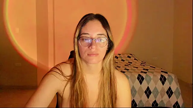 Snapshot of atenas_05_ chatting on October 30, 2025, 9:18 am atenas 05 online show from October 30, 2025, 9:18 am