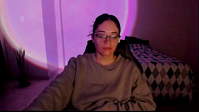 Snapshot of atenas_05_ chatting on November 21, 2025, 9:52 am atenas 05 online show from November 21, 2025, 9:52 am