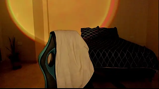 Snapshot of atenas_05_ chatting on November 25, 2025, 9:20 am atenas 05 online show from November 25, 2025, 9:20 am