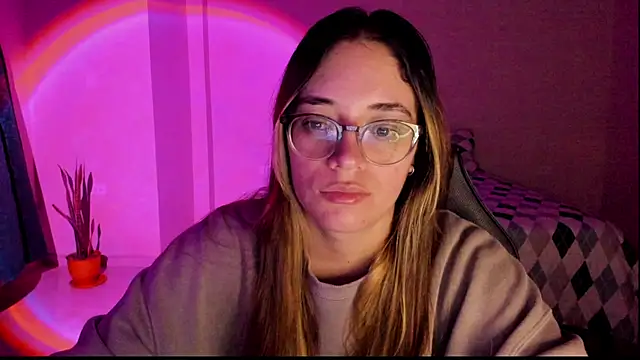 Snapshot of atenas_05_ chatting on November 20, 2025, 9:21 am atenas 05 online show from November 20, 2025, 9:21 am