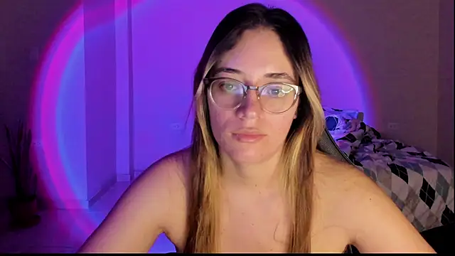 Snapshot of atenas_05_ chatting on November 18, 2025, 9:34 am atenas 05 online show from November 18, 2025, 9:34 am