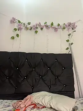 alisson carolina73 online show from March 1, 2026, 10:32 pm