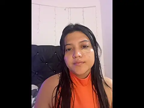 Snapshot of alisson_carolina73 chatting on November 18, 2025, 9:51 pm alisson carolina73 online show from November 18, 2025, 9:51 pm