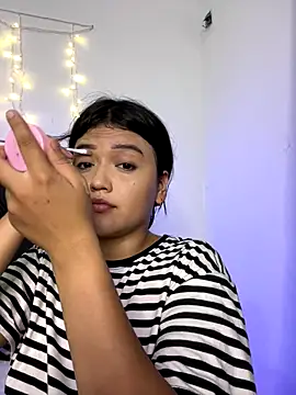 Snapshot of alisson_carolina73 chatting on October 26, 2025, 9:15 pm alisson carolina73 online show from October 26, 2025, 9:15 pm