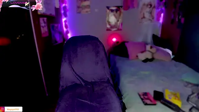 kiki cavilll online show from February 24, 2025, 3:53 pm