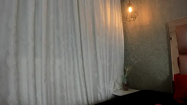 Snapshot of KOURTNEY-- chatting on November 7, 2025, 2:27 am KOURTNEY-- online show from November 7, 2025, 2:27 am