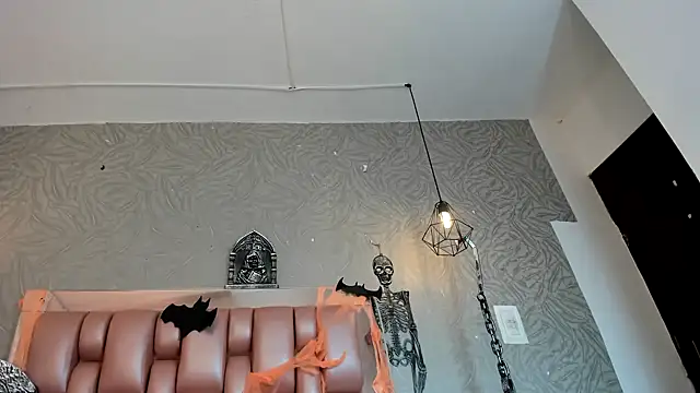 Snapshot of KOURTNEY-- chatting on October 27, 2025, 1:39 am KOURTNEY-- online show from October 27, 2025, 1:39 am