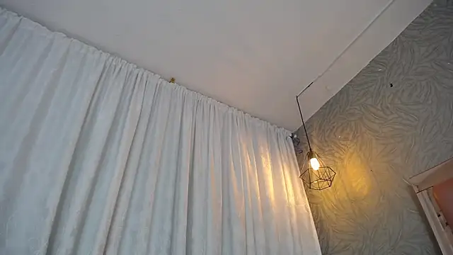 Snapshot of KOURTNEY-- chatting on November 8, 2025, 1:53 am KOURTNEY-- online show from November 8, 2025, 1:53 am