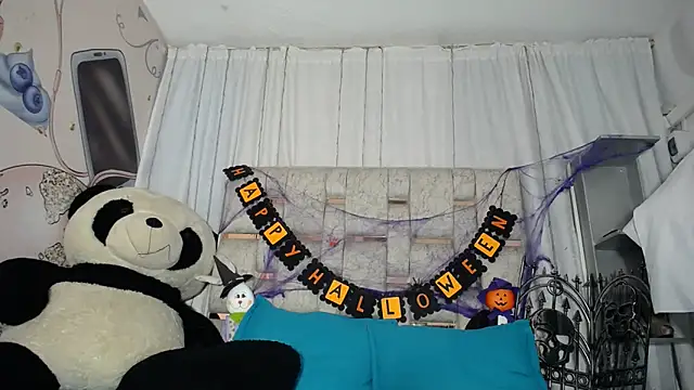 Snapshot of KOURTNEY-- chatting on October 26, 2025, 1:50 am KOURTNEY-- online show from October 26, 2025, 1:50 am