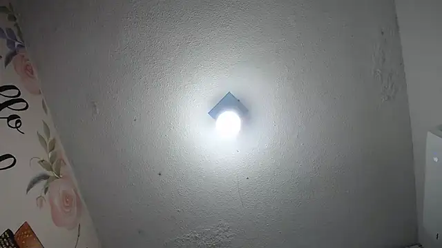 Snapshot of KOURTNEY-- chatting on October 30, 2025, 1:48 am KOURTNEY-- online show from October 30, 2025, 1:48 am