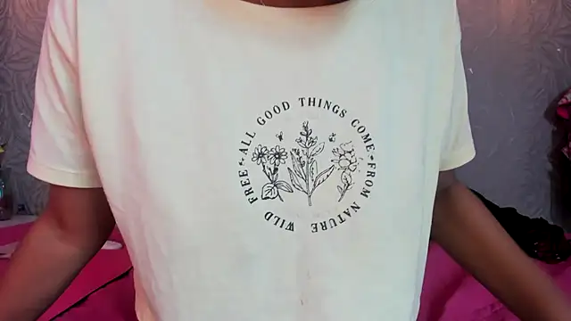 Snapshot of KOURTNEY-- chatting on December 14, 2025, 2:07 am KOURTNEY-- online show from December 14, 2025, 2:07 am