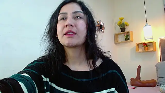 mia aira online show from December 13, 2025, 8:04 pm